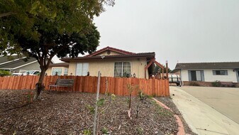 2818 S Bradley Rd in Santa Maria, CA - Building Photo