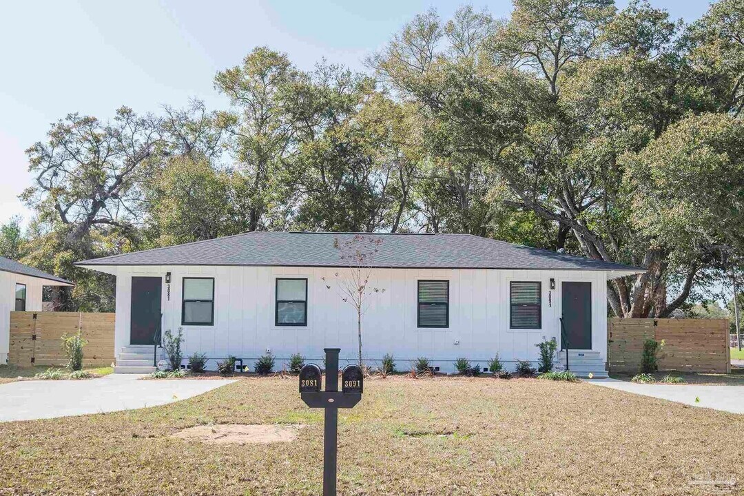 3081 N 16th Ave in Pensacola, FL - Building Photo