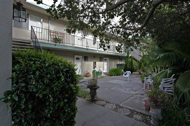 1321 Palos Verdes Dr in San Mateo, CA - Building Photo - Building Photo