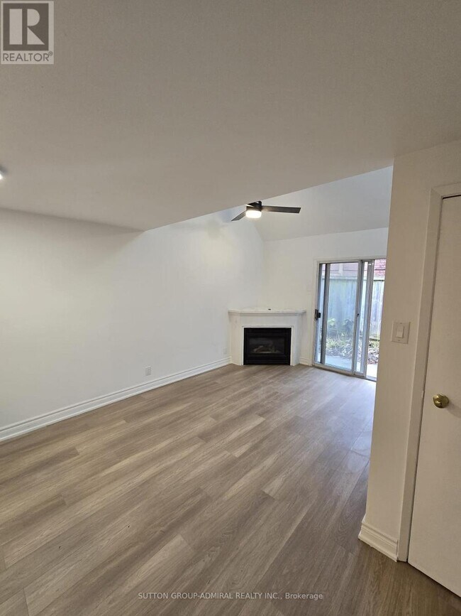 41 Vly Vw Rd in Kitchener, ON - Building Photo - Building Photo