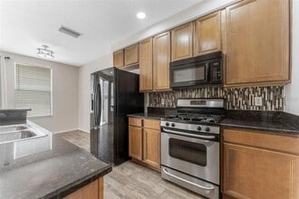 11503 Fountainhead Dr in Tampa, FL - Building Photo - Building Photo