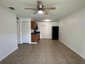 1041 NE 10th Ave in Fort Lauderdale, FL - Building Photo - Building Photo