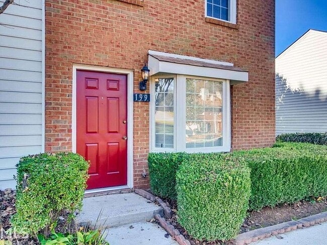 199 Holcomb Ferry Rd, Unit 199 in Roswell, GA - Foto de edificio - Building Photo