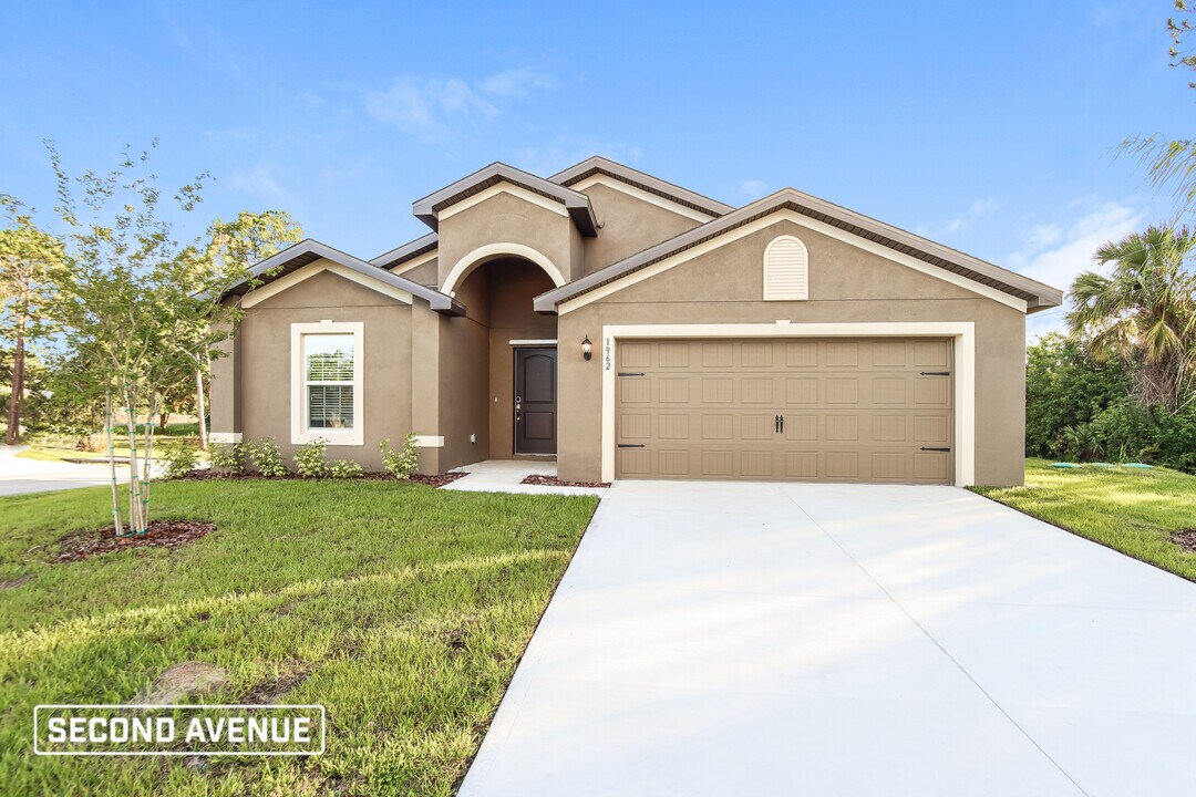 1962 Jupiter Blvd SW in Palm Bay, FL - Building Photo