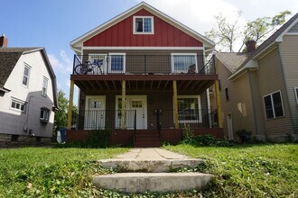 1014 13th Ave SE in Minneapolis, MN - Building Photo - Building Photo
