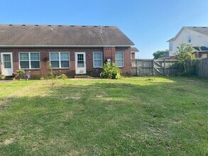 90-92 W Rainsong St in Farmington, AR - Building Photo - Building Photo