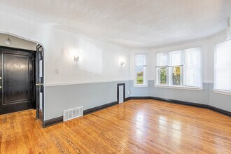 2453 W 56th St in Chicago, IL - Building Photo - Building Photo