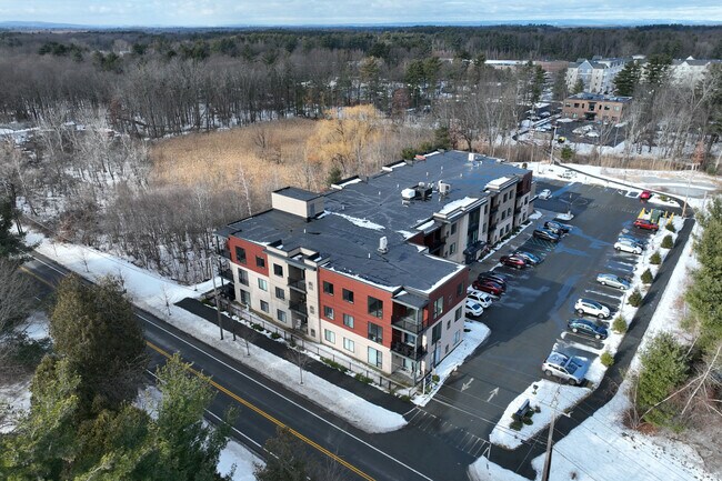 451 Clifton Park Center Rd in Clifton Park, NY - Foto de edificio - Building Photo