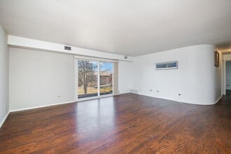 4418 Beau Monde Dr in Lisle, IL - Building Photo - Building Photo