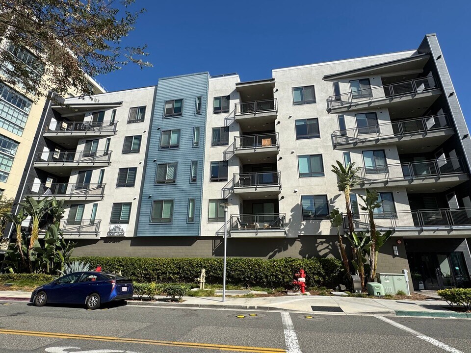 1410 Nolita in Irvine, CA - Building Photo