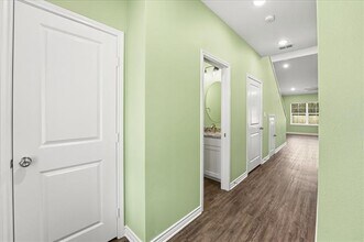 802 S Newsom St in Mineola, TX - Building Photo - Building Photo