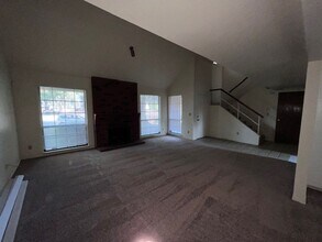 7035 Riverside Blvd in Sacramento, CA - Building Photo - Building Photo