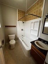4519 4th Ave in Moline, IL - Building Photo - Building Photo