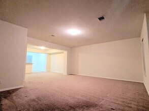 8117 Silverton Creek Ln in Houston, TX - Building Photo - Building Photo