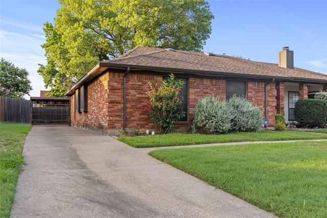 2425 Aquaduct Dr in Bedford, TX - Building Photo