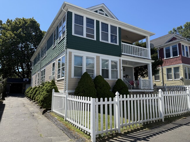 30 York St in Waterbury, CT - Building Photo - Building Photo