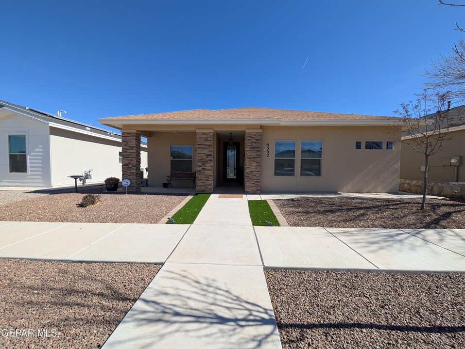 6552 Ta Suil Pl in El Paso, TX - Building Photo