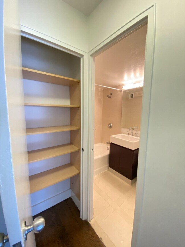 220 E 63rd St in New York, NY - Foto de edificio - Building Photo