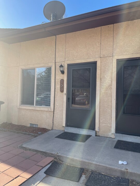 153 Wellington St in Fountain, CO - Foto de edificio