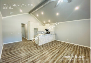 718 S Main St in McGregor, TX - Building Photo - Building Photo