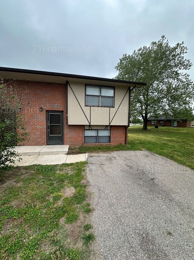 333 E Marion Ct in Wichita, KS - Building Photo - Building Photo
