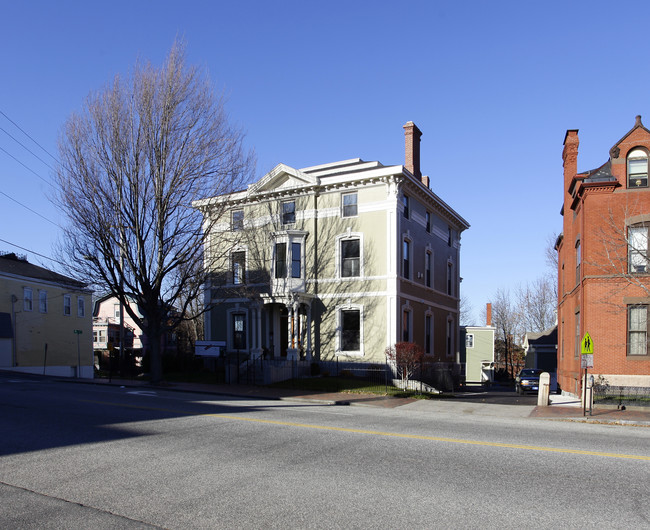 727 Congress St in Portland, ME - Building Photo - Building Photo