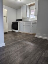 73 Leo St, Unit Upstairs in Rochester, NY - Foto de edificio - Building Photo