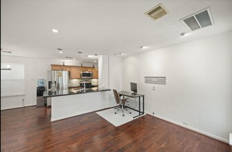 1521 Saulnier St in Houston, TX - Building Photo - Building Photo