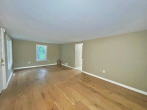 8310 Bellflower Rd in Mentor, OH - Building Photo - Building Photo