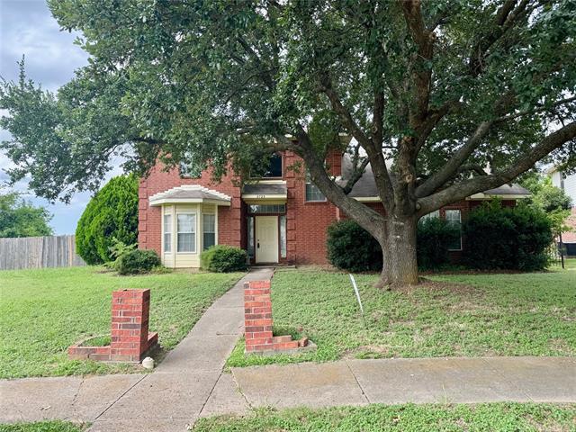 2720 Pioneer Ln in Lancaster, TX - Building Photo