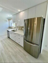 76 Isle of Venice Dr in Fort Lauderdale, FL - Building Photo - Building Photo