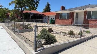 869-879 Thoma St in Reno, NV - Building Photo
