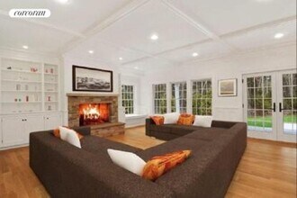 159 Swamp Rd in East Hampton, NY - Building Photo - Building Photo