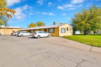 3290 1/2 Lombardy Ln in Clifton, CO - Foto de edificio - Building Photo