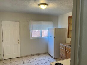 402 Columbia Dr SE in Albuquerque, NM - Building Photo - Building Photo