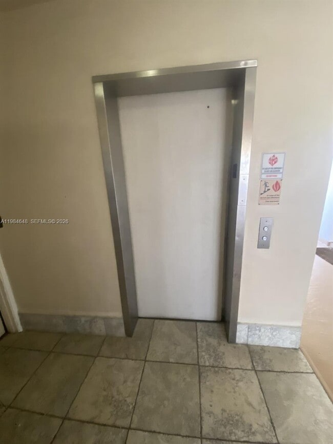 200 NE 14th Ave in Hallandale Beach, FL - Building Photo - Building Photo