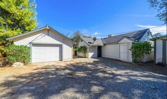 1745 Pleasant St in Redding, CA - Building Photo