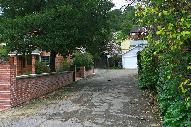 1736 Grand Ave in San Rafael, CA - Building Photo - Building Photo