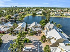 28712 Carmel Way in Bonita Springs, FL - Foto de edificio - Building Photo