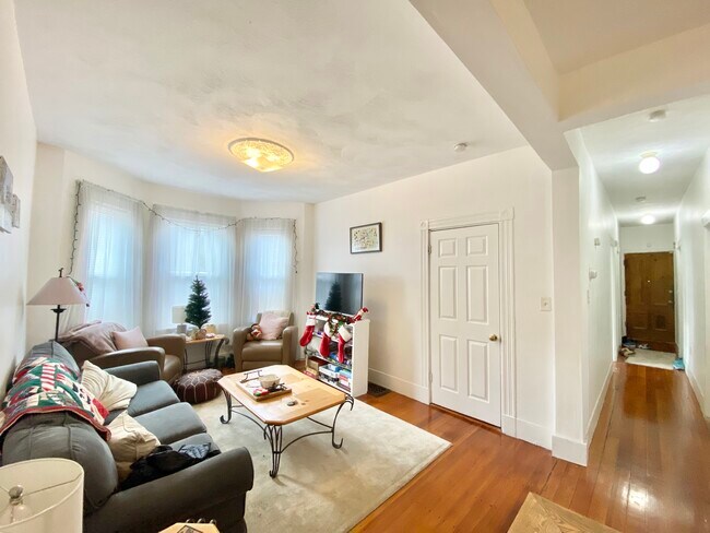 7 Cherokee St, Unit 1 in Boston, MA - Building Photo - Building Photo