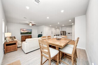 25089 Pomegranate Pl in Montgomery, TX - Building Photo - Building Photo