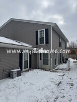 5028 Woodmark Dr in Fort Wayne, IN - Building Photo