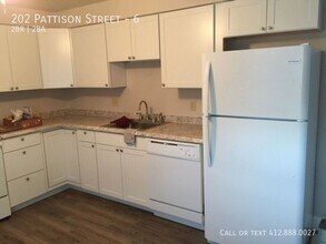 202 Pattison St in Evans City, PA - Building Photo - Building Photo