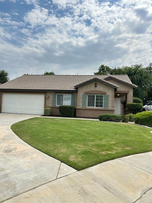 10711 Pinebrook Falls Dr in Bakersfield, CA - Building Photo - Building Photo