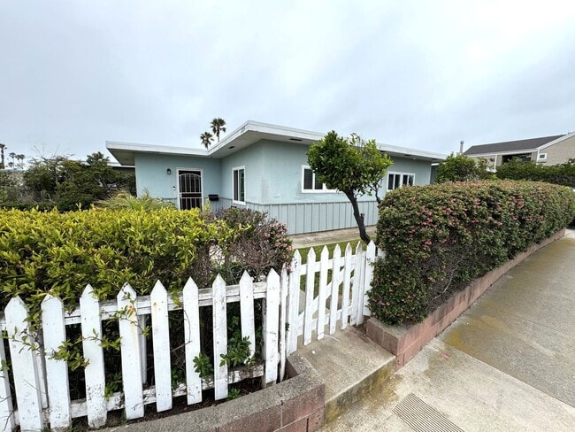 property at 2204 Pierpont Blvd