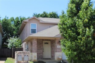 502 Bellevue Ln in Arlington, TX - Building Photo