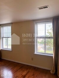 1402 E Baltimore St photo'