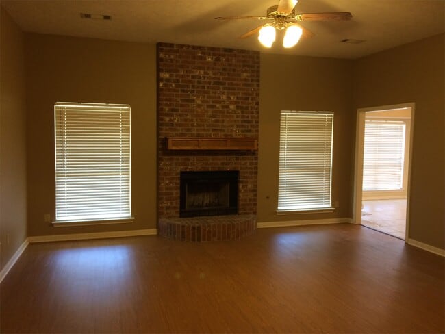 4009 Hunter Creek Dr in College Station, TX - Building Photo - Building Photo