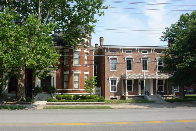 331 N Broadway in Lexington, KY - Building Photo - Building Photo