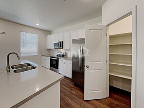 6022 Schmidt St in North Las Vegas, NV - Building Photo - Building Photo